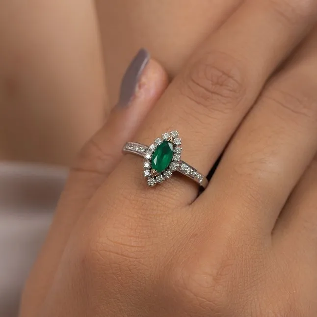 14K White Gold Emerald Ring