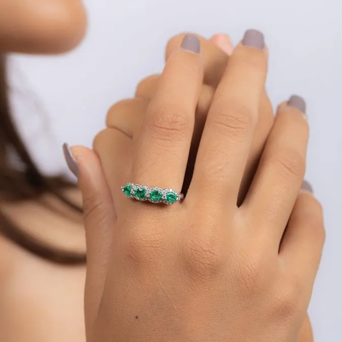 18K White Gold Emerald Ring