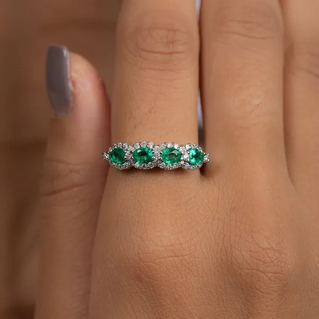 18K White Gold Emerald Ring