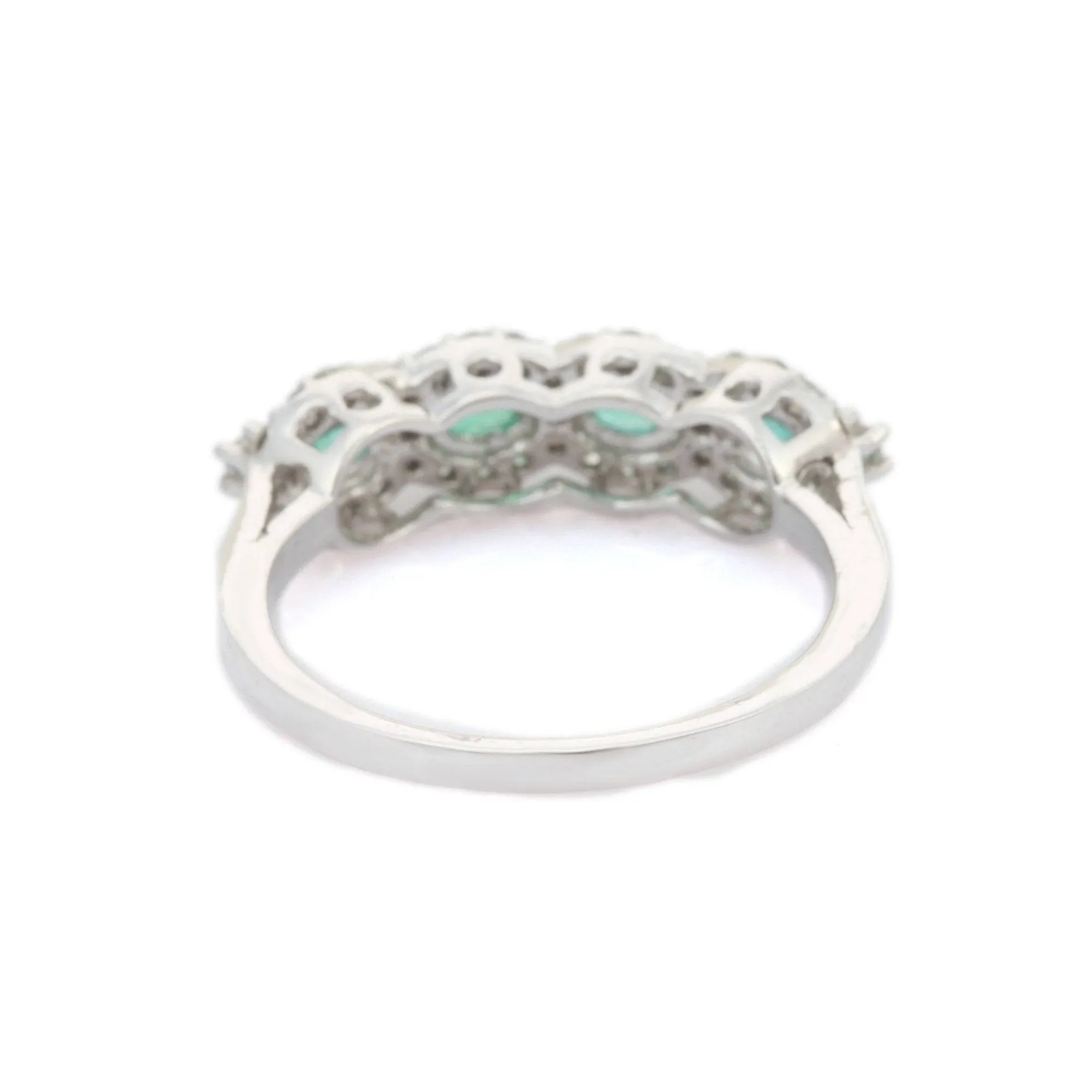 18K White Gold Emerald Ring