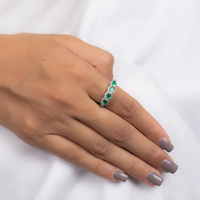 18K White Gold Emerald Ring