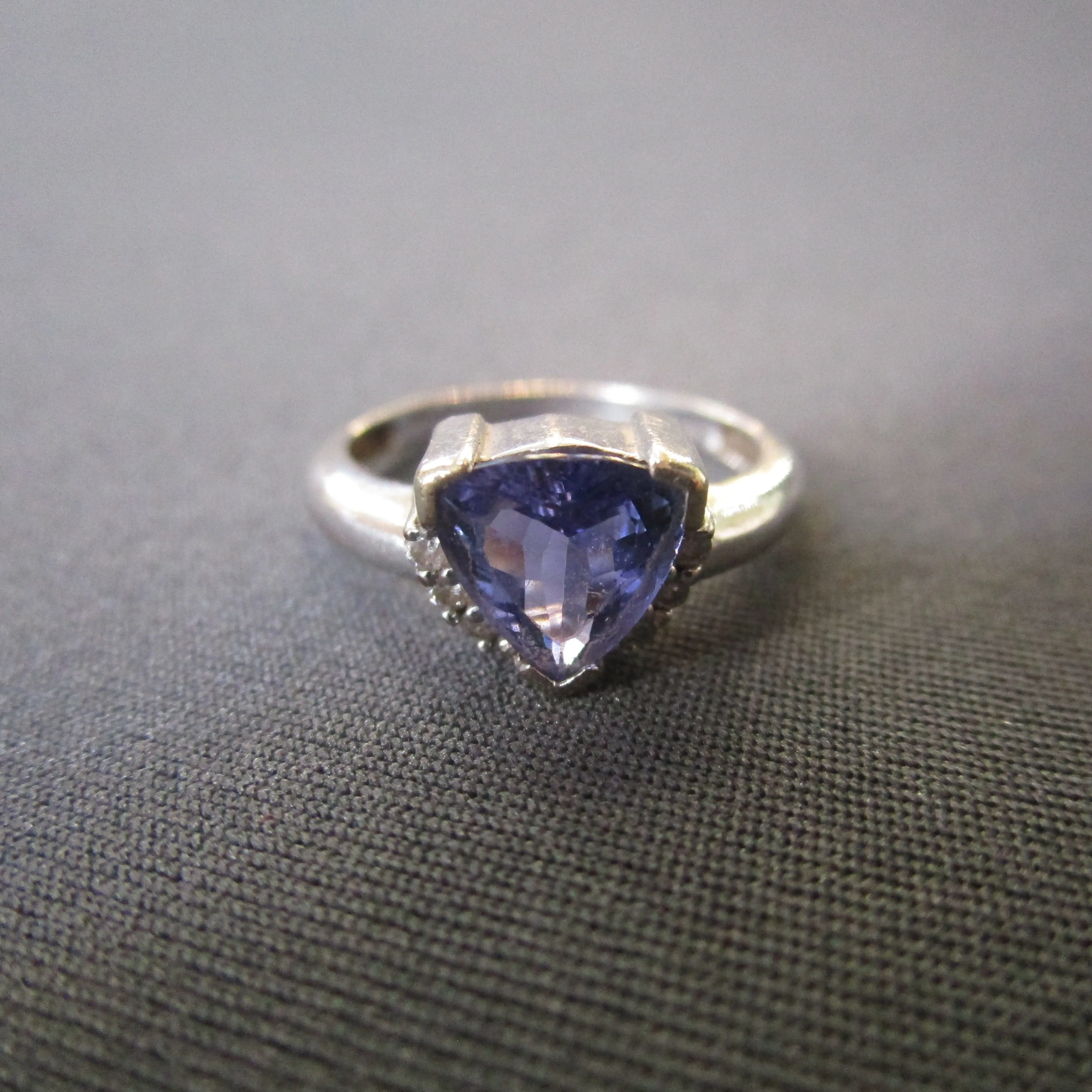 9KT White Gold Tanzanite And Diamond Ring Size O 1/2 Vintage c1980