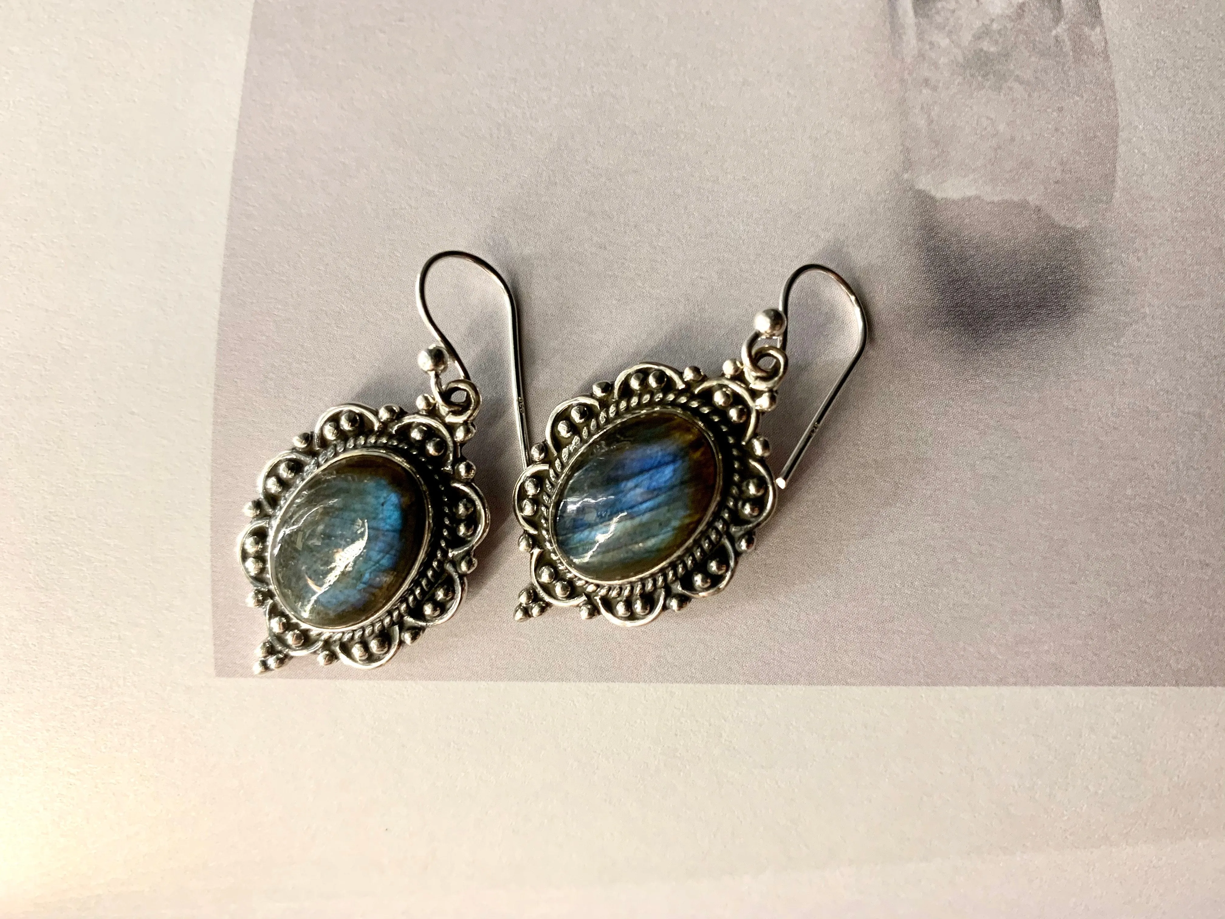 Labradorite Nissa Earrings - Drop / Oval