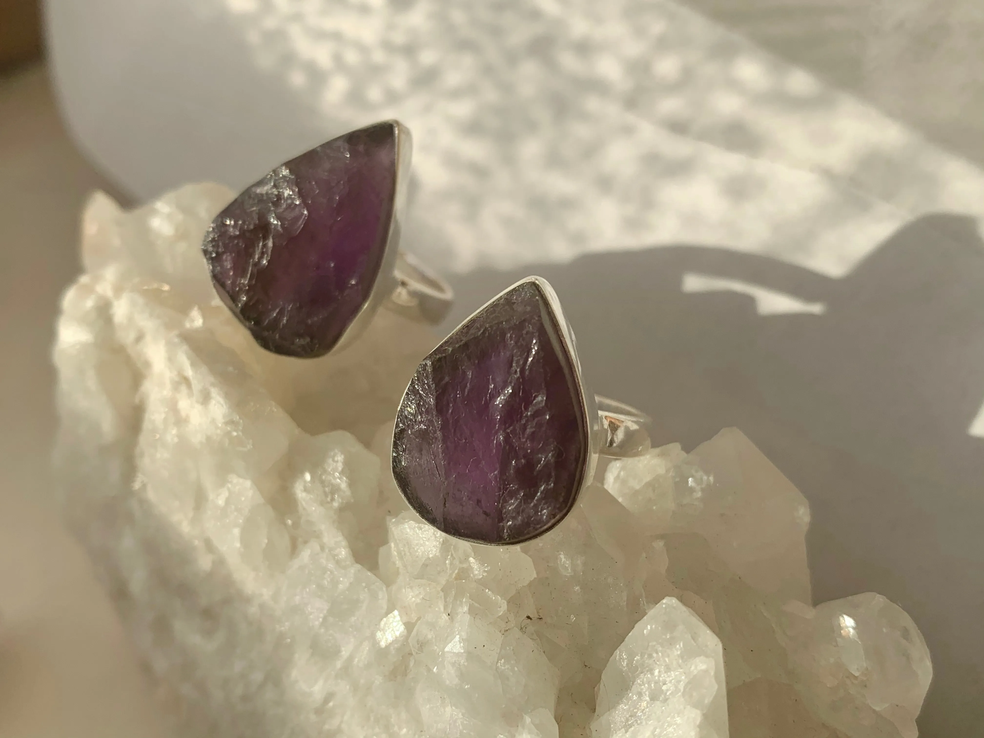 Raw Amethyst Akoni Ring - Drop