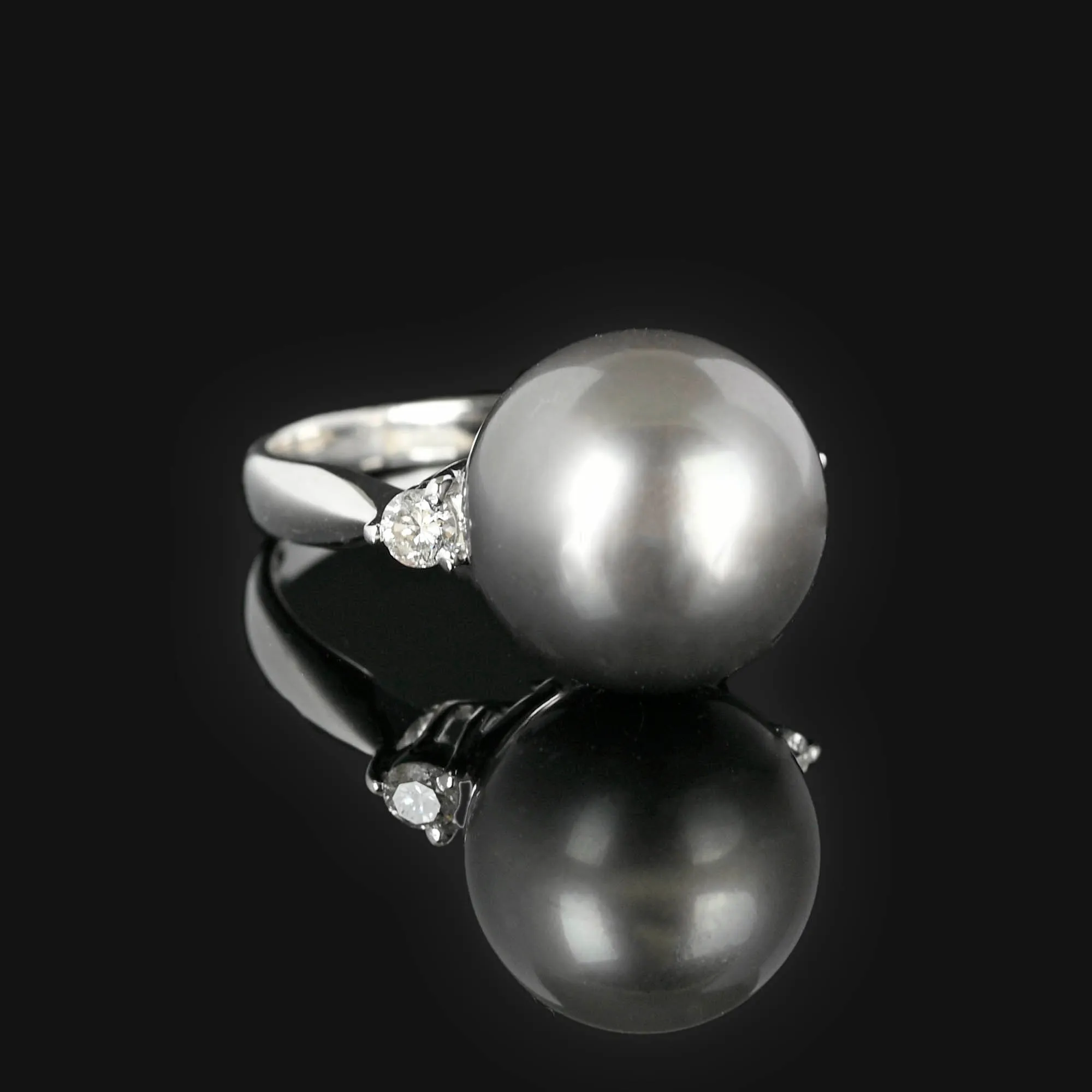 Tahitian Black Pearl Diamond Platinum Ring