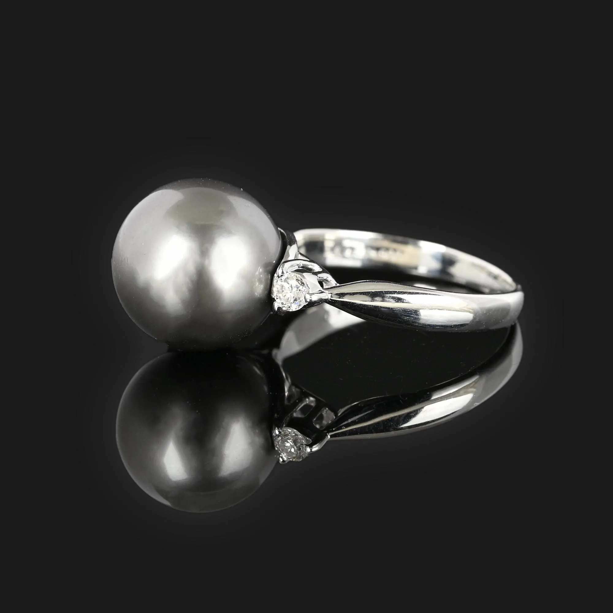 Tahitian Black Pearl Diamond Platinum Ring