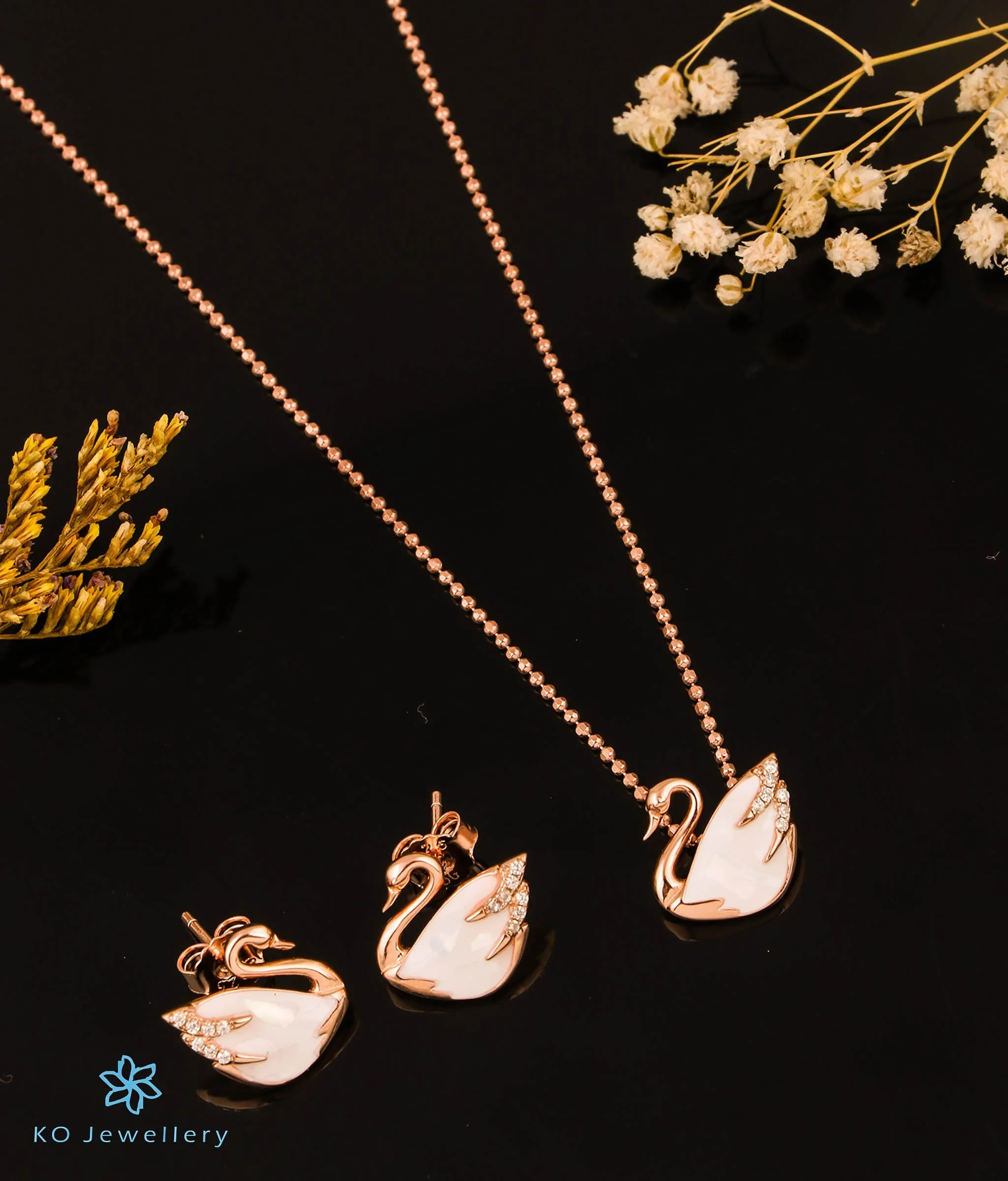 The Elegant Swan Silver Rosegold Pendant Set