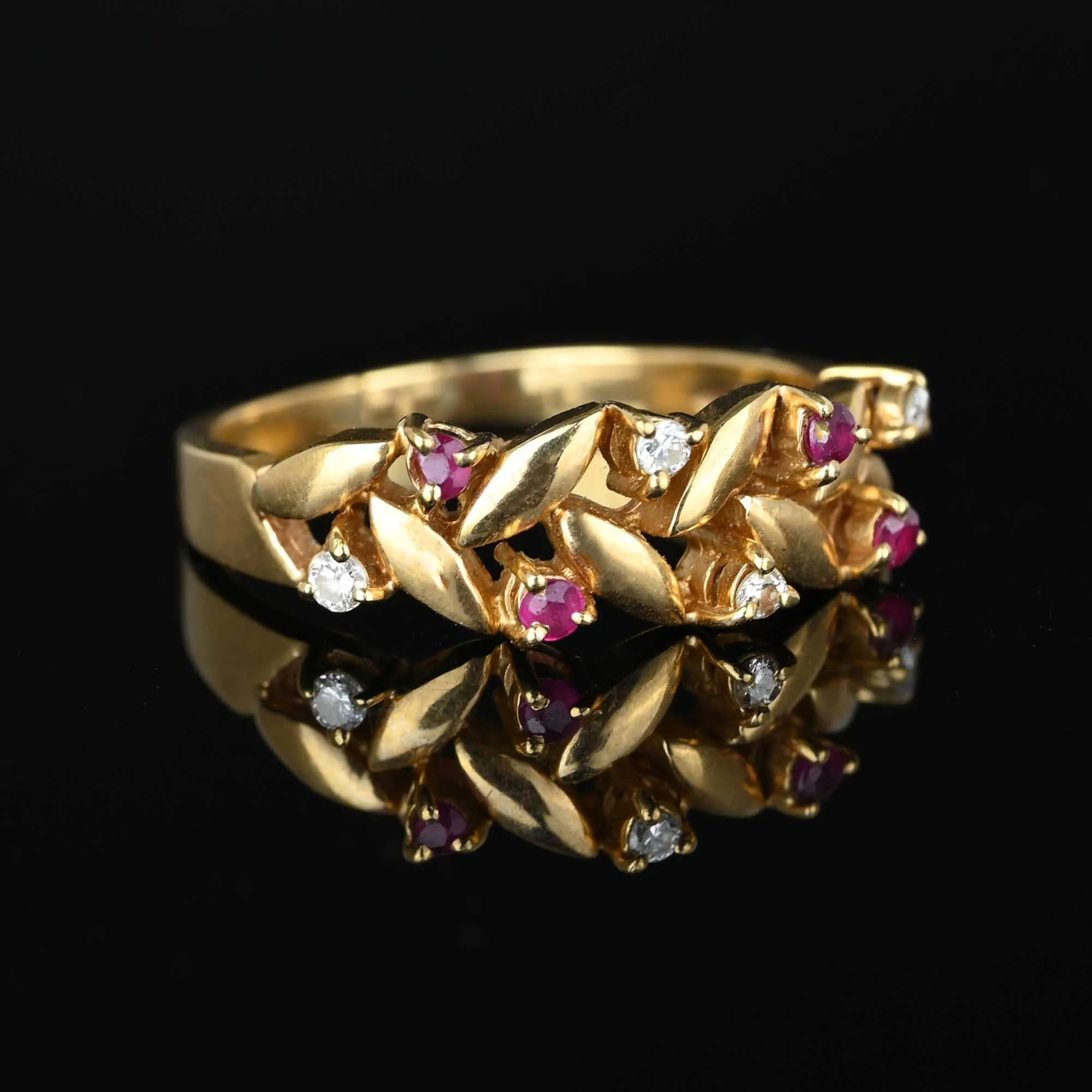 Vintage 14K Gold Petal Leaf Ruby Diamond Ring